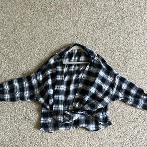 Oversized black and white flannel.flannel that is perfect for everyday clothes